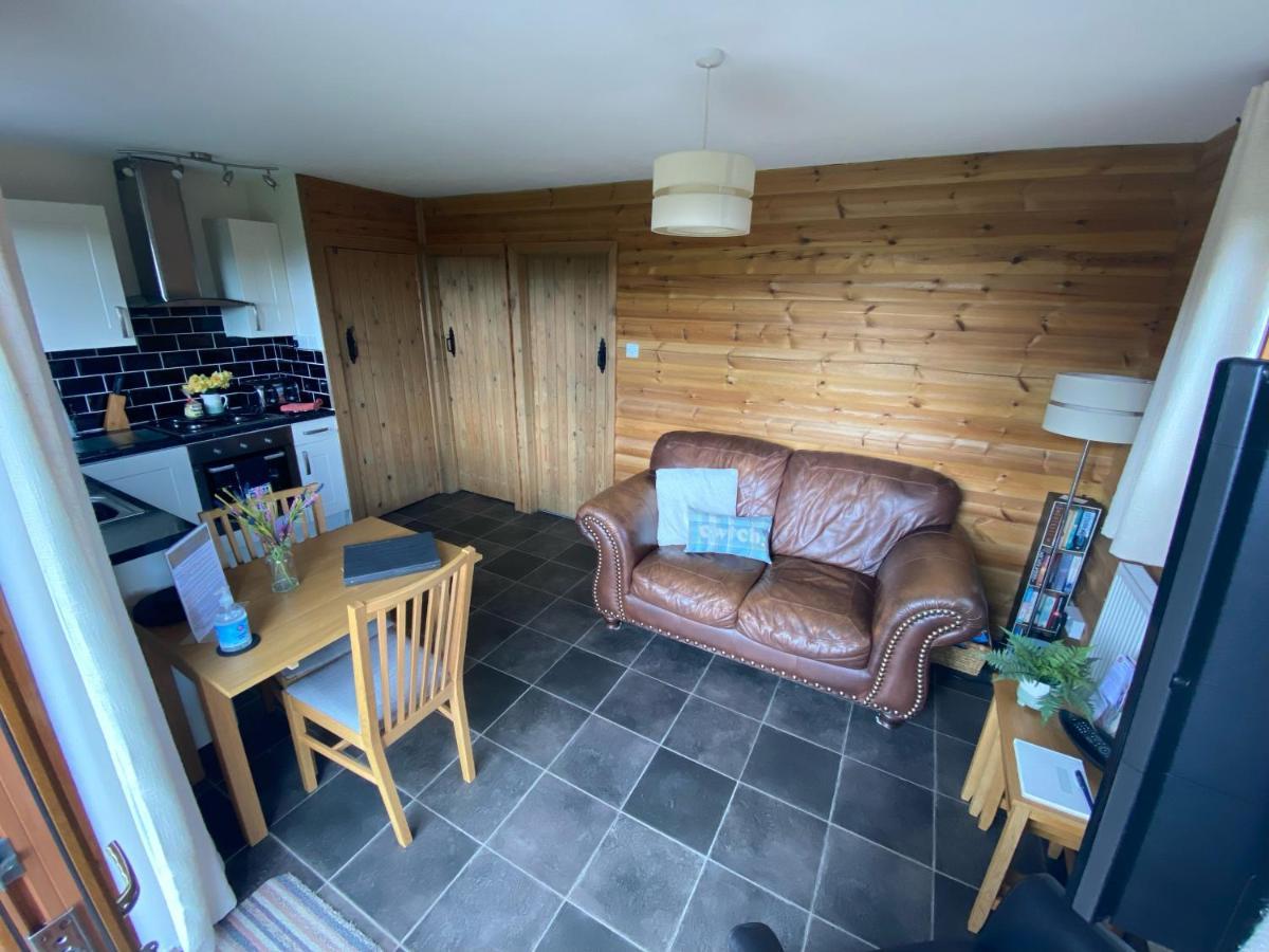 Swansea Log Cabin Pontardawe Exterior foto