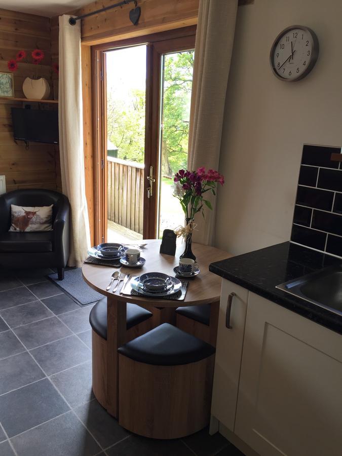 Swansea Log Cabin Pontardawe Exterior foto